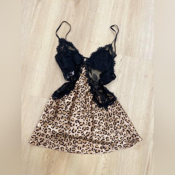 Victoria’s Secret Very Sexy Y2K black and tan leopard lace cami size Medium - Picture 1 of 8